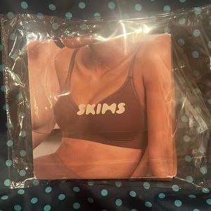 SKIMS Sculpting Low Back Bralette in Onyx Black Size Small / Medium